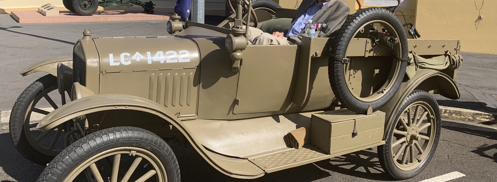 Ralph Edwards ANZAC parade Model T Ford 2019 (2).jpeg Ralph Edwards ANZAC parade Model T Ford 2019 (2).jpeg