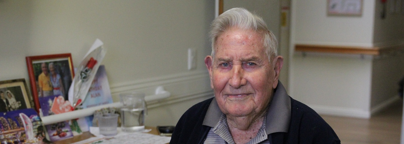 Alan Grimmer celebrates his 100th bday_.jpg