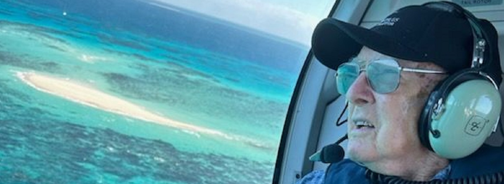 Don taking to the skies over the Great Barrier Reef.jpg Don taking to the skies over the Great Barrier Reef.jpg