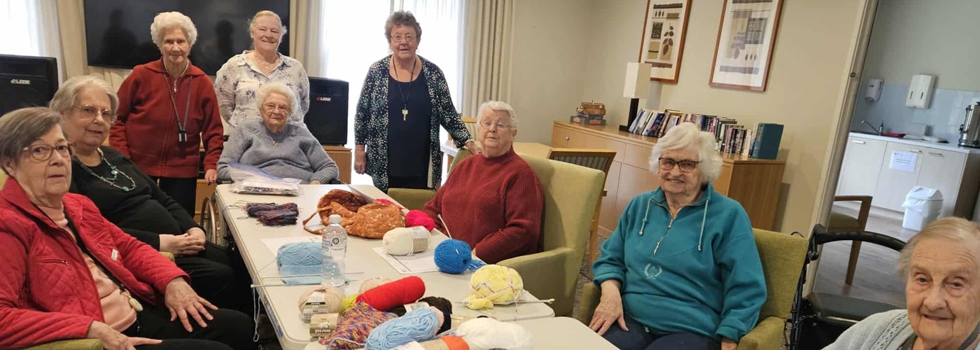 Glendale knitting group_.jpg