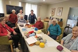 Glendale knitting group__.jpg Glendale knitting group__.jpg