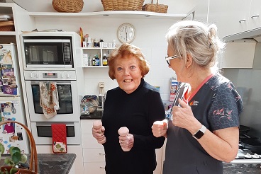 Kate has regular visits from the physiotherapy team_.jpg