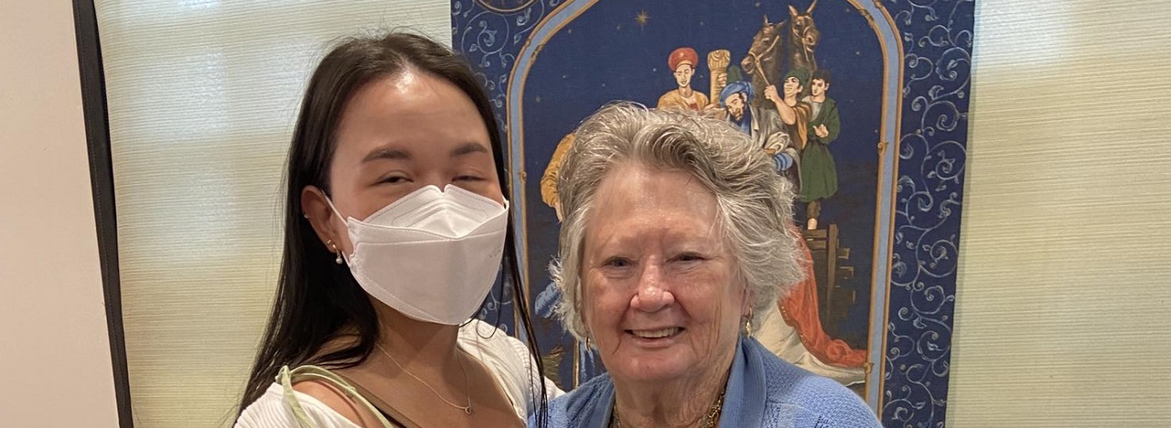 Vassinee and Rose meeting for the first time Vassinee and Rose meeting for the first time