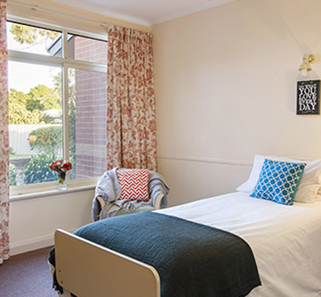 Single room - private ensuite - Charles Young.jpg