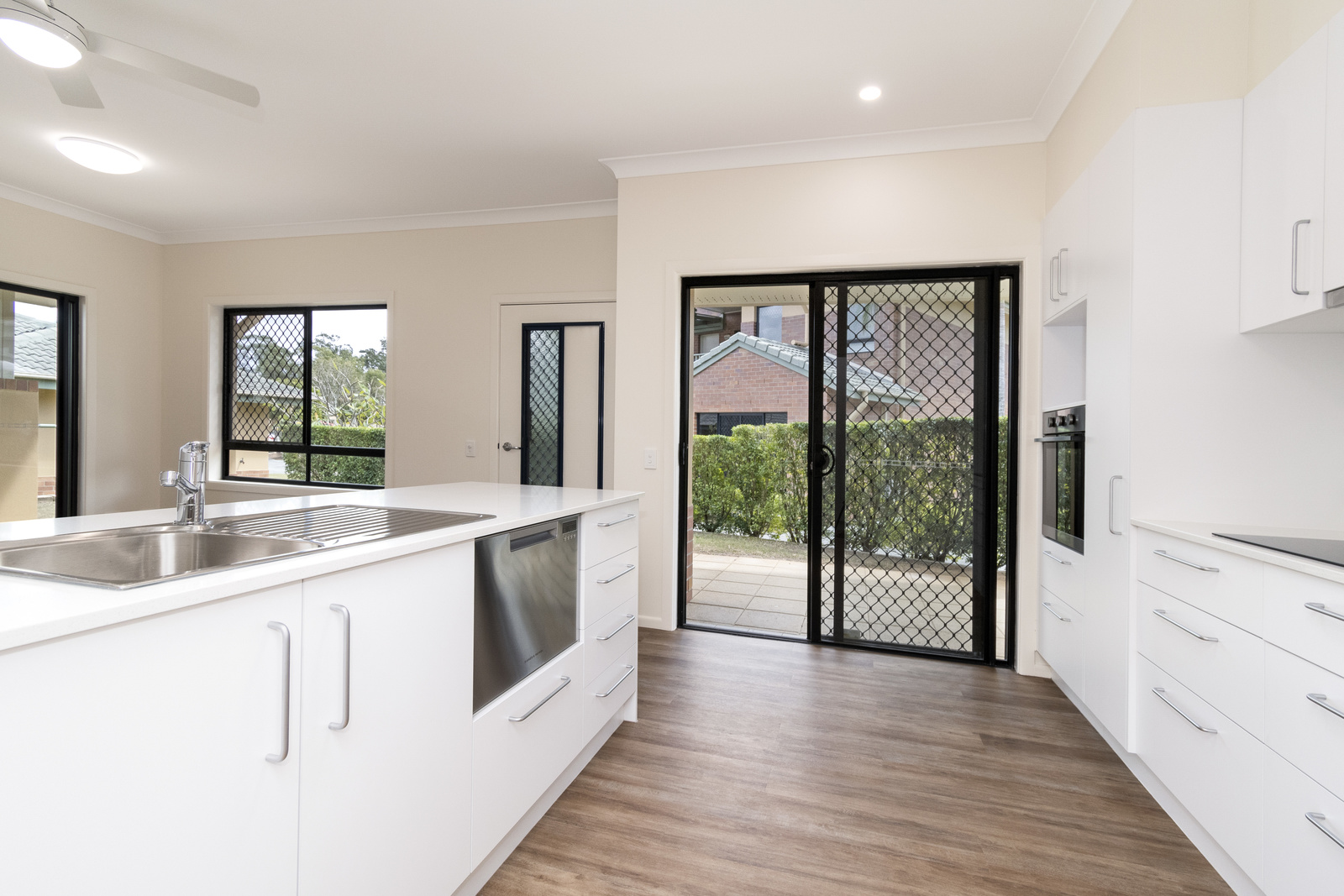 016_Open2view_ID651456-17_16_Blairmount_Street.jpg